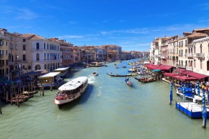 Clica aquí para saber más sobre los vaporetti en Venecia Vaporetto