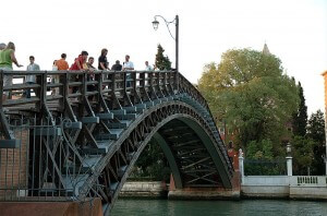 Puente de la Academia