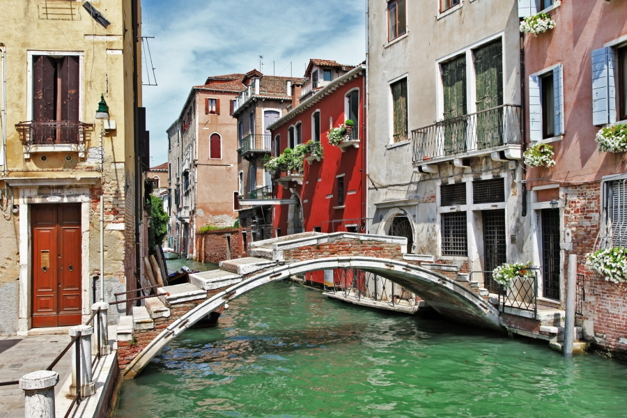 Pequeño puente en Venecia Pequeño puente en Venecia