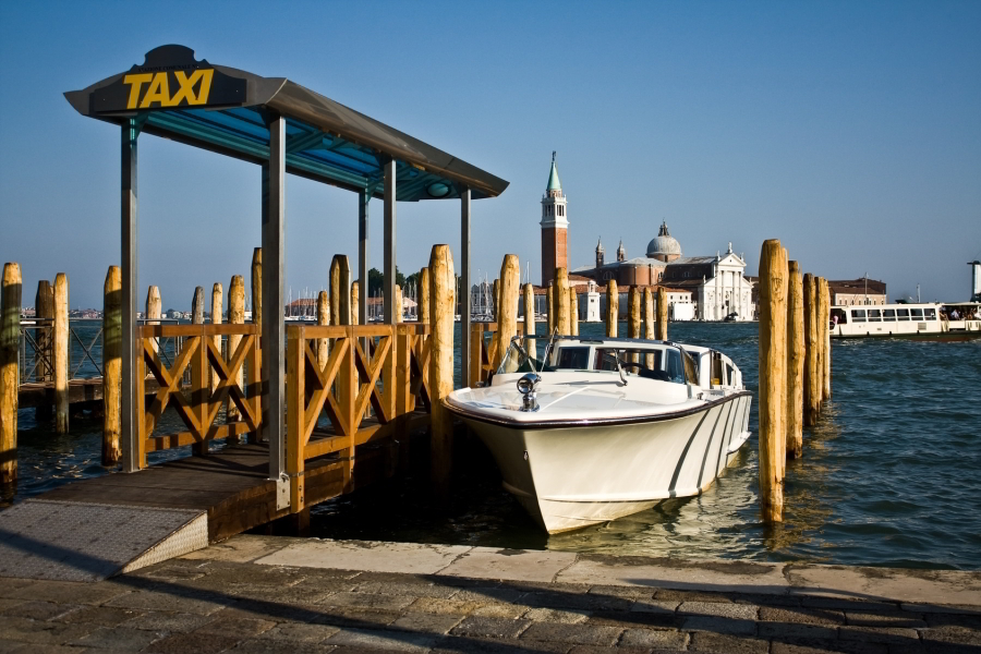 Parada de taxis en Venecia Parada de taxis en Venecia